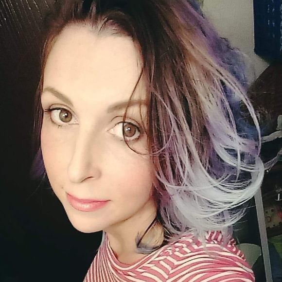 Meet your Posher, Krystal - Picture 2 of 2